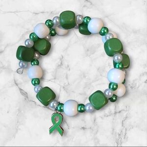 Chic Green and White Beaded Bracelet 1065